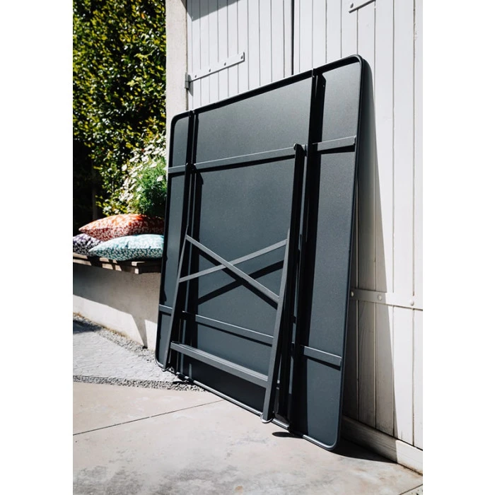 Table De Jardin 8 Personnes FERMOB Cargo 128 X 128 Cm - Carbone 5 Table De Jardin 8 Personnes FERMOB Cargo 128 X 128 Cm - Carbone – Image 3