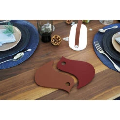 Dessous De Plat FERMOB Oiseaux - Rouge Ocre / Piment -Fermob 300208 dessous plat fermob oiseaux rouge ocre piment ambiance 2