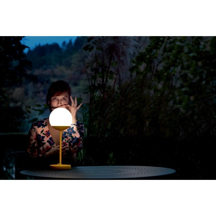 Lampe FERMOB Mooon! - Miel 4 Lampe FERMOB Mooon! - Miel â Image 2