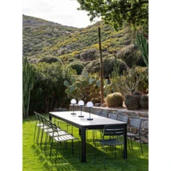 Lampe FERMOB Mooon! - Bleu Acapulco 14 Lampe FERMOB Mooon! - Bleu Acapulco -Fermob mooon lampe bleu acapulco ambiance 2 min