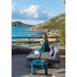 Lampe FERMOB Mooon! - Bleu Acapulco 16 Lampe FERMOB Mooon! - Bleu Acapulco -Fermob mooon lampe bleu acapulco ambiance 5 min