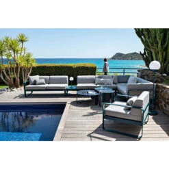 Lampe FERMOB Mooon! - Bleu Acapulco 17 Lampe FERMOB Mooon! - Bleu Acapulco -Fermob mooon lampe bleu acapulco ambiance 6 min