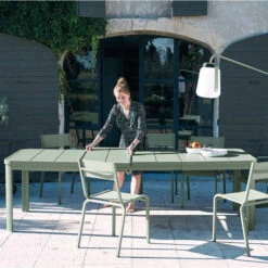 Table De Jardin 10 Personnes Avec 2 Rallonges FERMOB Oléron 155 / 255 X 100 Cm - Romarin 19 Table De Jardin 10 Personnes Avec 2 Rallonges FERMOB Oléron 155 / 255 X 100 Cm - Romarin -Fermob oleron cactus maillane book2020 sebastien erome 6 min 1 7