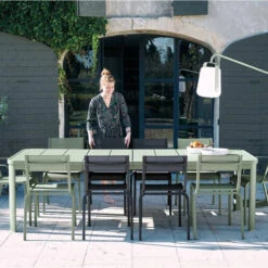 Table De Jardin 10 Personnes Avec 2 Rallonges FERMOB Oléron 155 / 255 X 100 Cm - Romarin 18 Table De Jardin 10 Personnes Avec 2 Rallonges FERMOB Oléron 155 / 255 X 100 Cm - Romarin -Fermob oleron cactus maillane book2020 sebastien erome 8 min 1 7